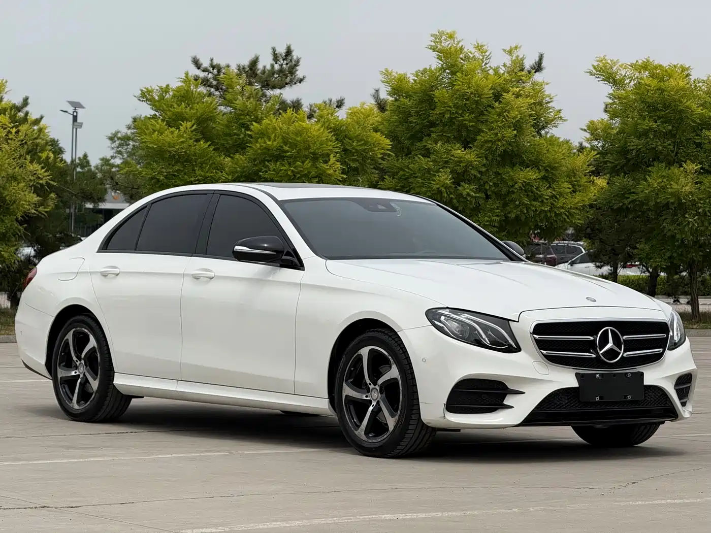 Mercedes-Benz E-Class 2017 E 200 Sport фото 3