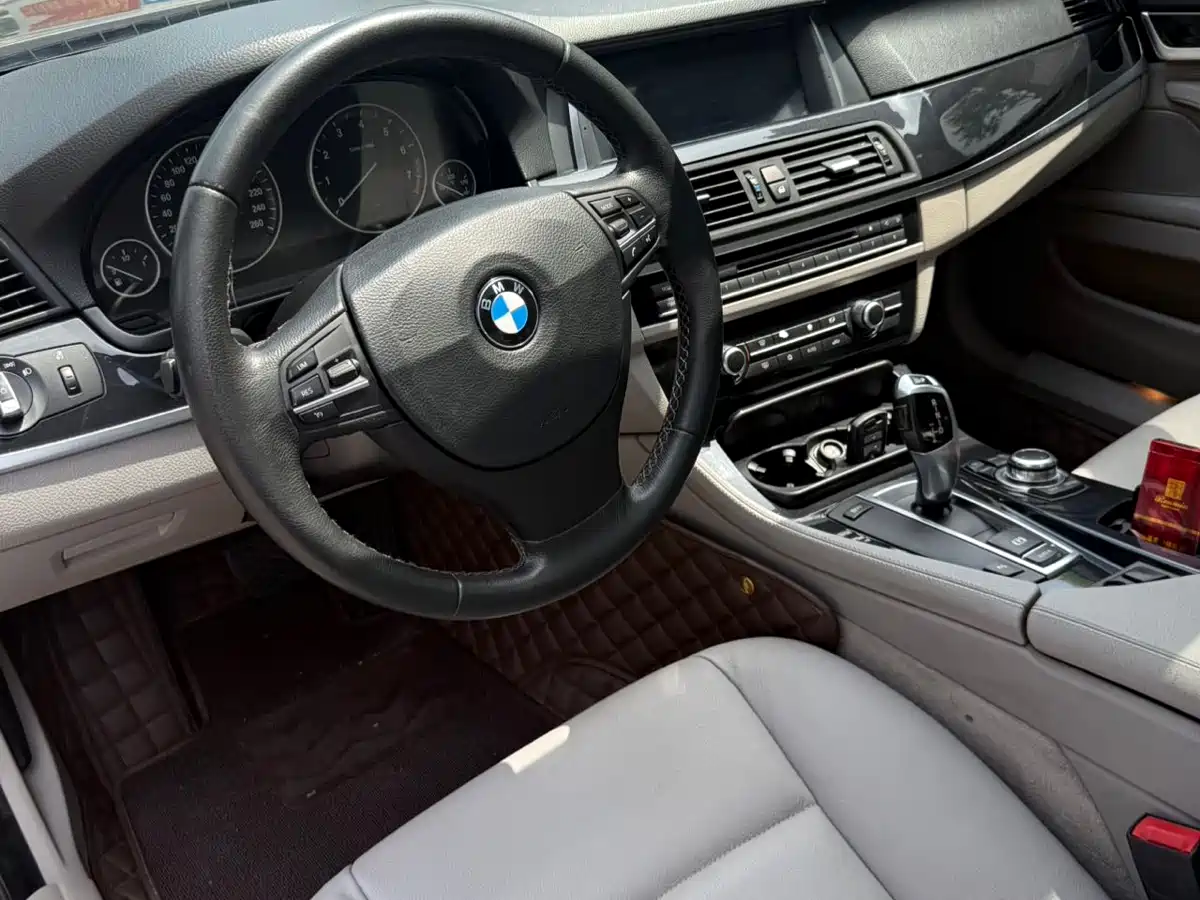 BMW 5 Series 2012 520Li Elegance фото 7