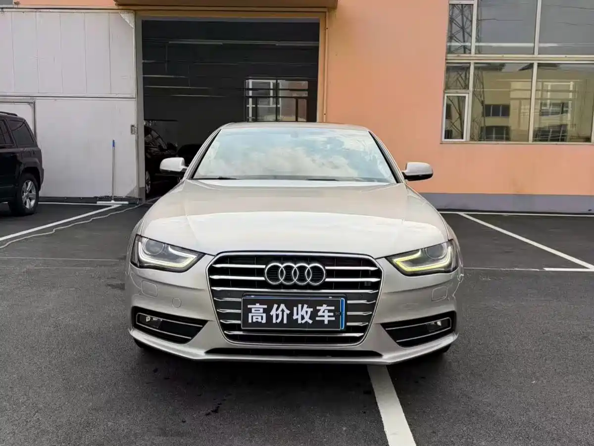 Audi A4L 2015 35 TFSI Auto Comfort фото 2