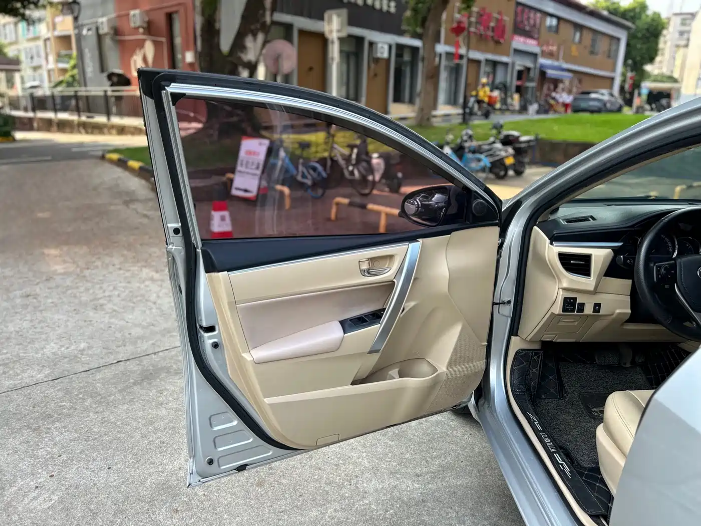 Toyota Corolla 2017 1.2T CVT GL фото 9