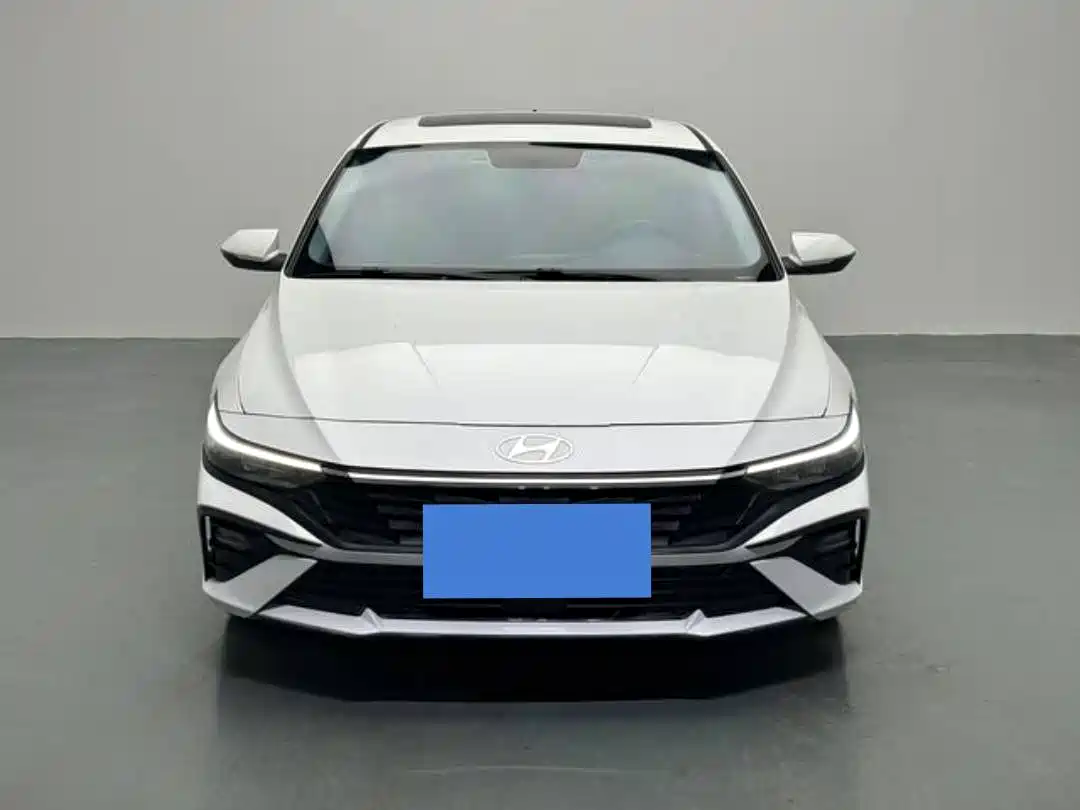Hyundai Elantra 2023 1.5L CVT GLX Elite Edition фото 2