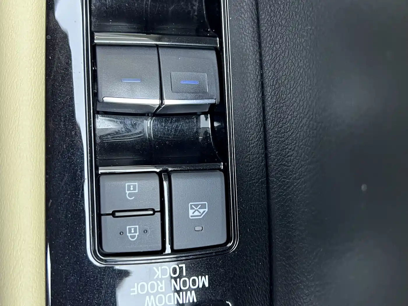 Toyota Alphard 2021 Hybrid 2.5L Premium фото 22