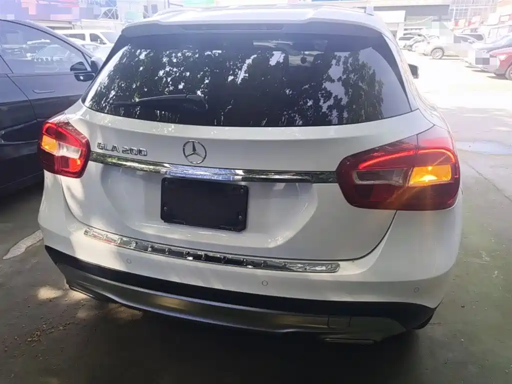 Mercedes-Benz GLA 2015 GLA 200 Dynamic фото 6