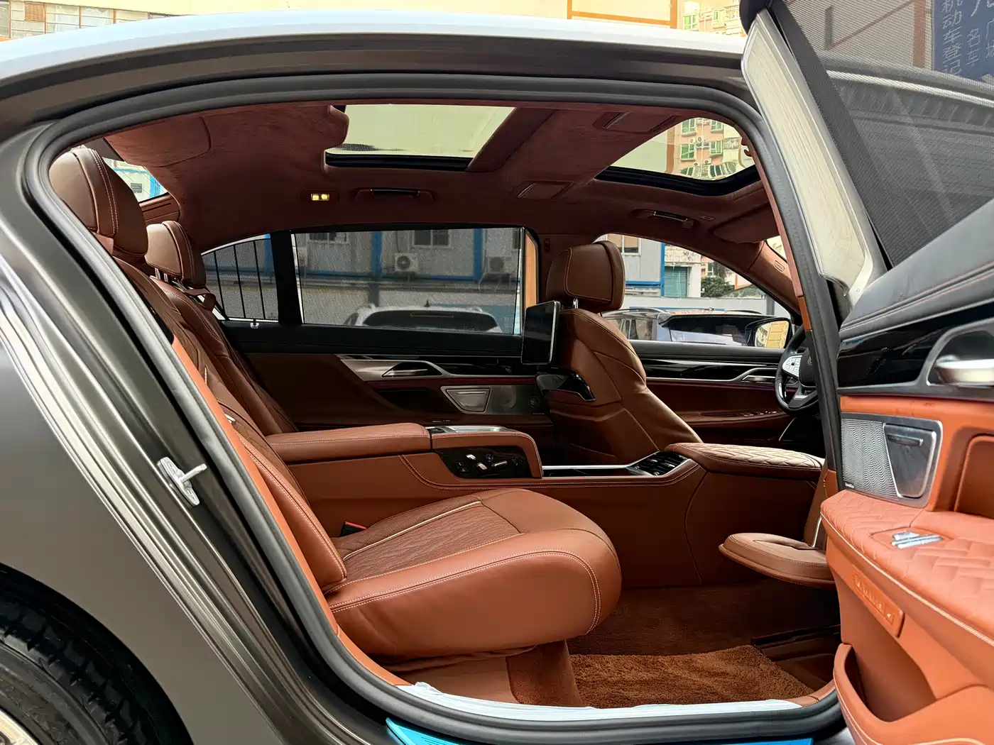 BMW 7 Series 2019 M760Li xDrive V12 Sport Package фото 16