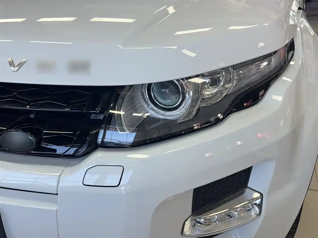 Land Rover Range Rover Evoque (Import) 2014 2.0T 5-door Brilliance Sport фото 3