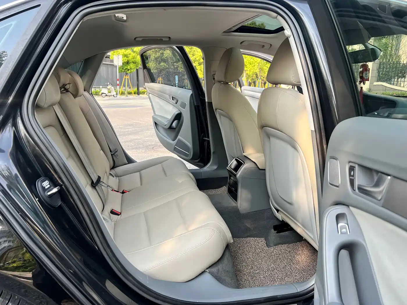 Audi A4L 2013 30 TFSI Automatic Comfort фото 14