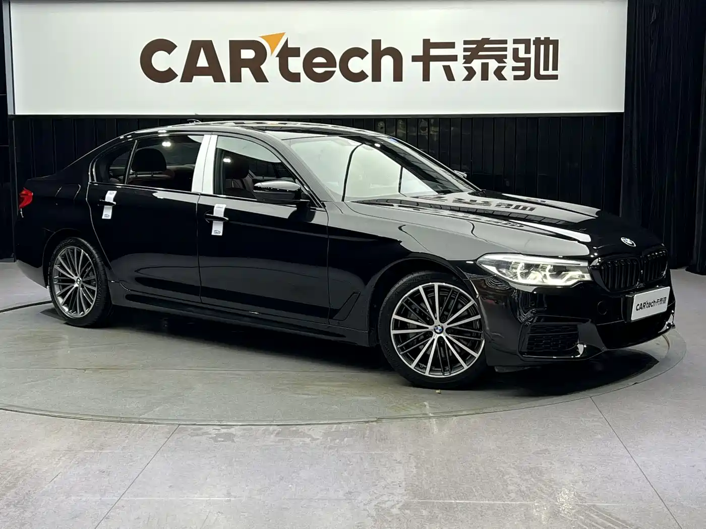 BMW 5 Series 2020 530Li Exclusive M Sport Package фото 3
