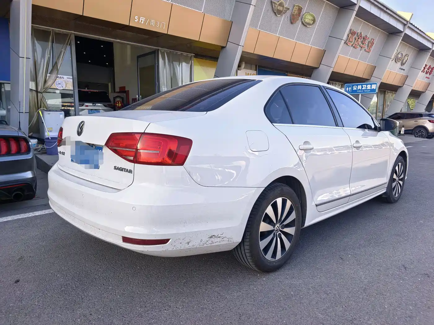 Volkswagen Sagitar 2017 1.6L Automatic Comfort фото 4
