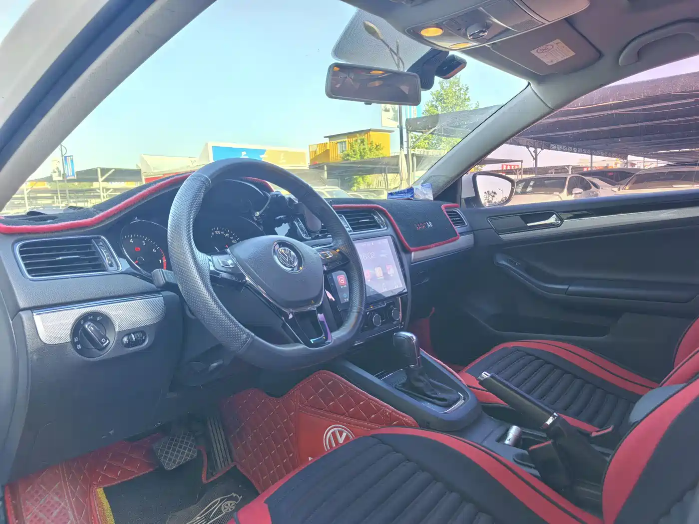 Volkswagen Sagitar 2017 1.6L Automatic Comfort фото 9