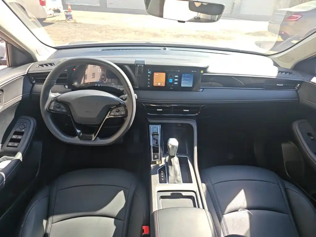 Roewe i5 2025 2026 1.5L CVT Luxury