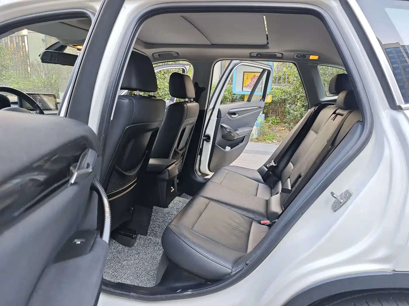 BMW X1 (Import) 2010 xDrive25i фото 12