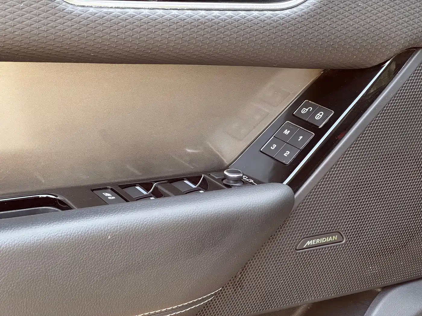 Land Rover Range Rover Velar 2017 P250 S фото 7