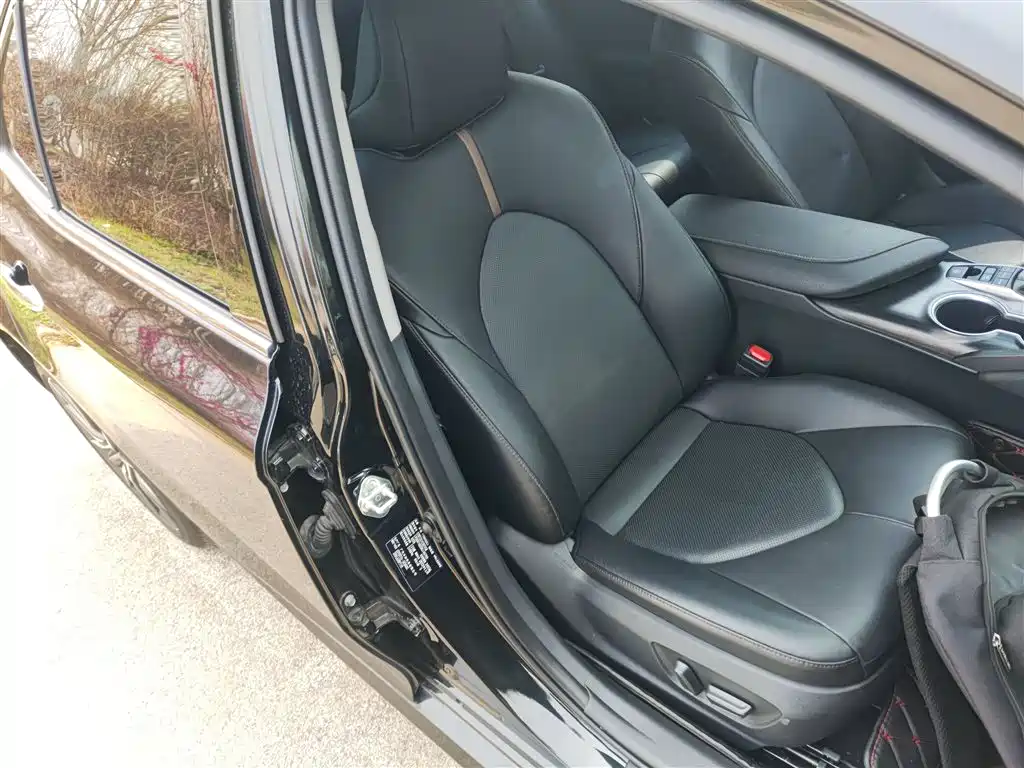 Toyota Camry 2021 Hybrid 2.5HG Luxury Edition фото 20