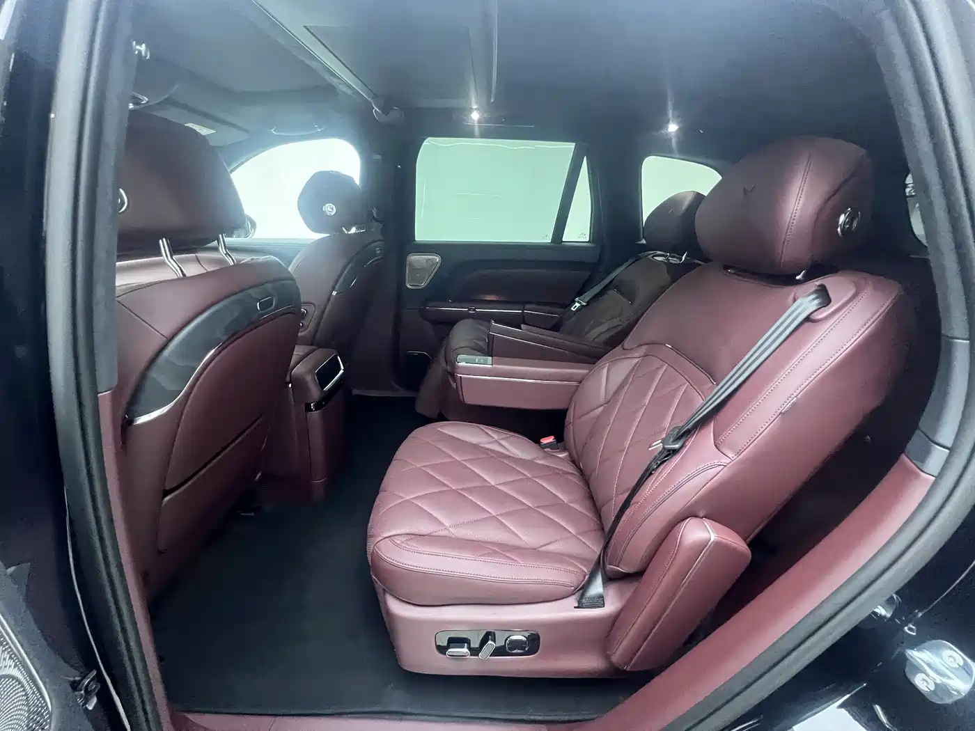 Voyah Auto VOYAH Taisan 2026 Model Base фото 16
