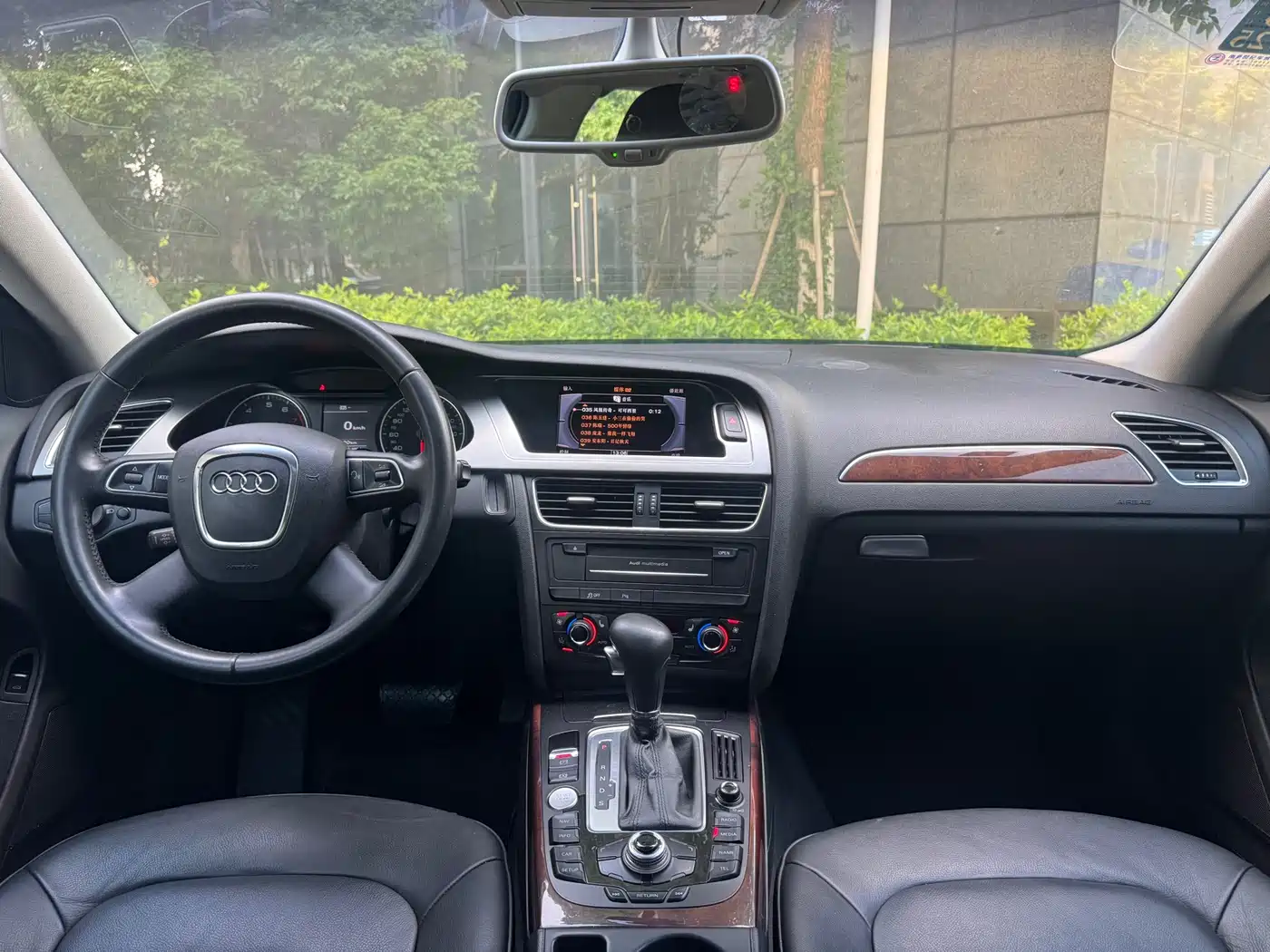 Audi A4L 2012 2.0 TFSI Automatic Technology фото 19