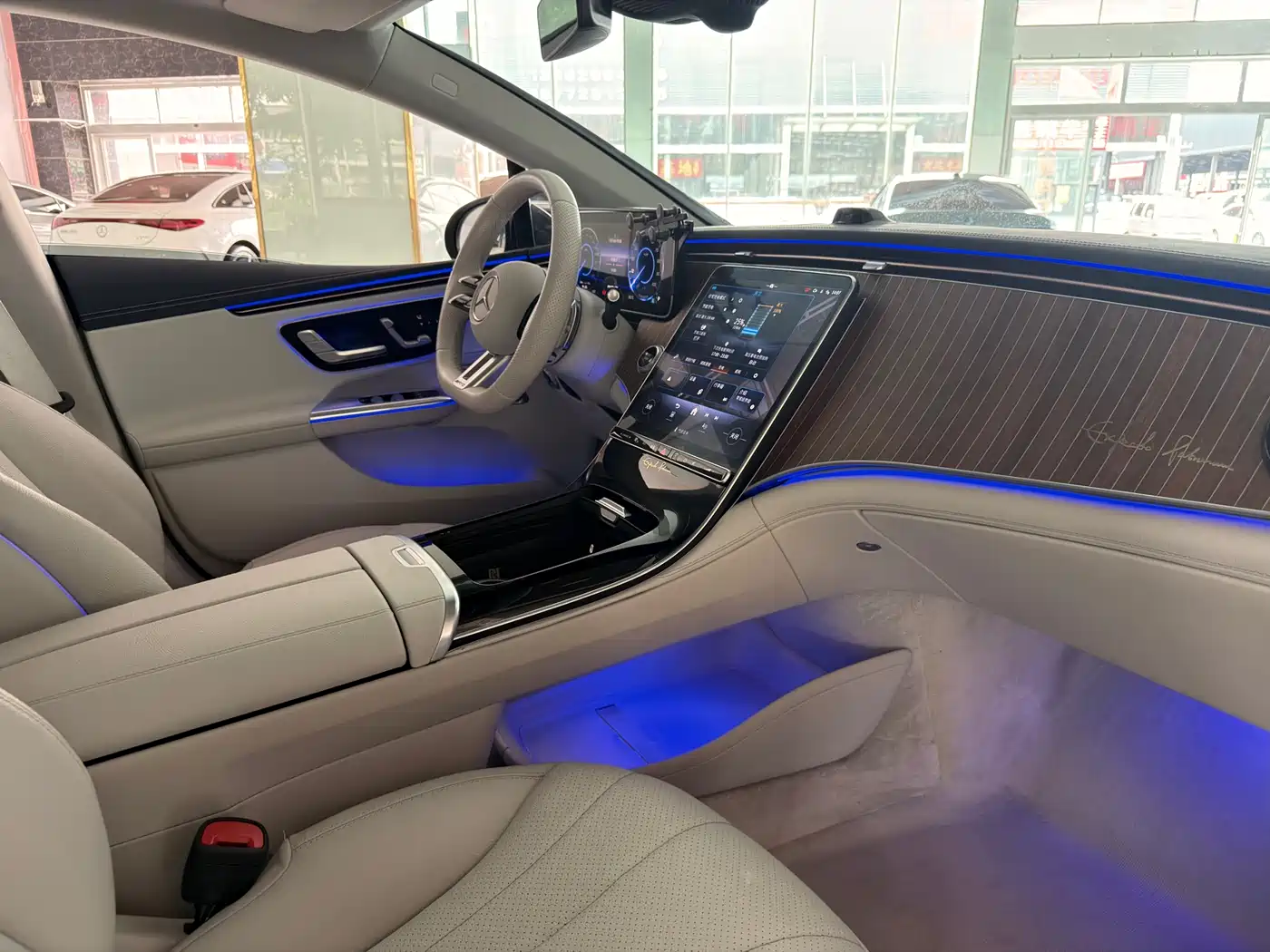 Mercedes-Benz EQE 2022 350 Pioneer Edition фото 10