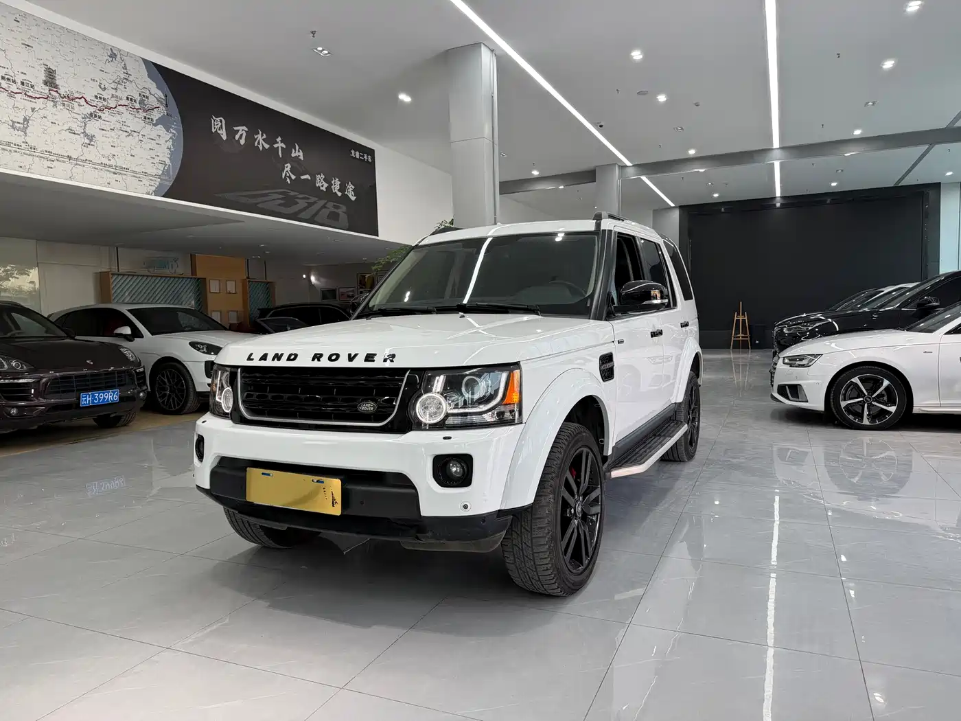 Land Rover Discovery 2014 3.0 SC V6 HSE Luxury фото 2