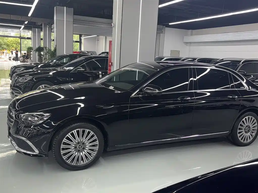 Mercedes-Benz E-Class 2023 E 300 L Fashion