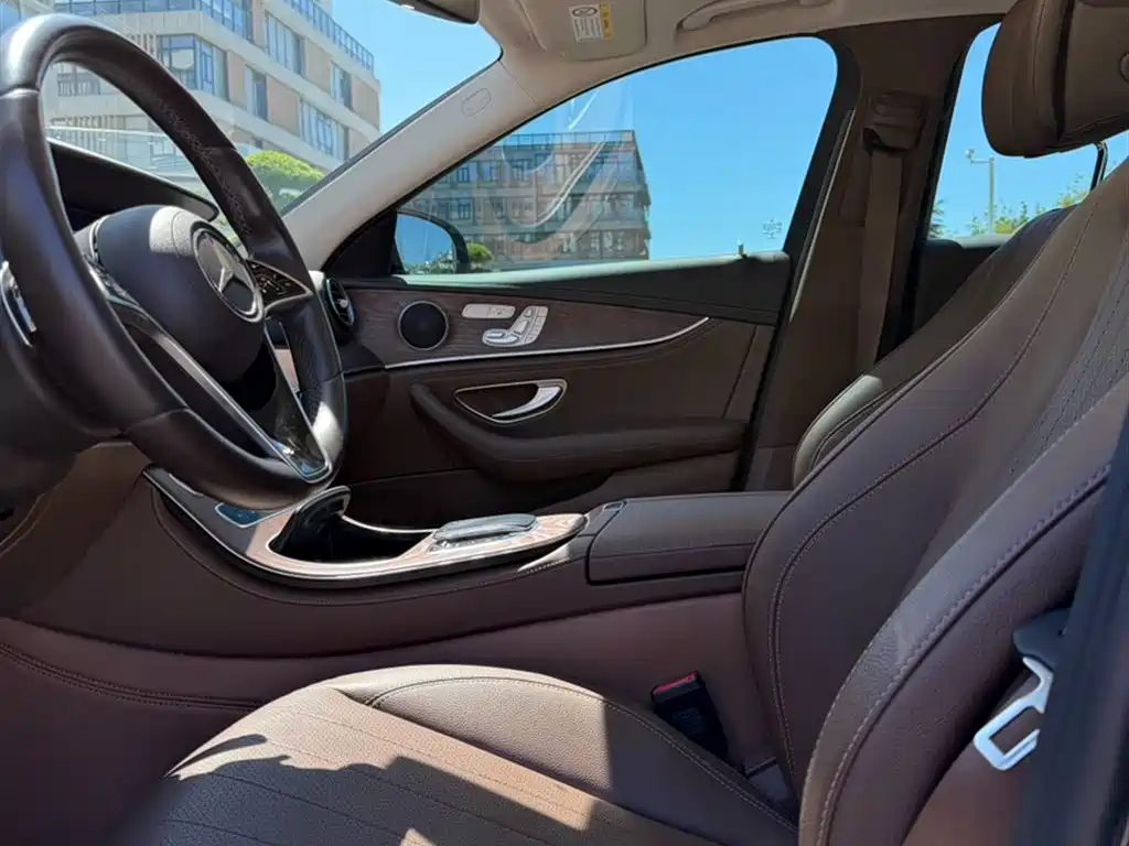 Mercedes-Benz E-Class 2023 E 300 L Fashion фото 17