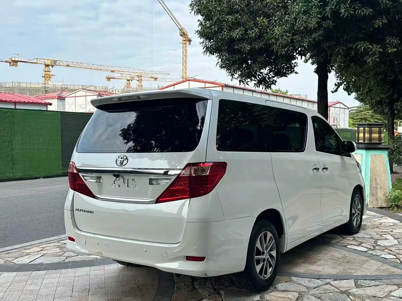 Toyota Alphard 2012 2.4L Luxury Edition фото 7