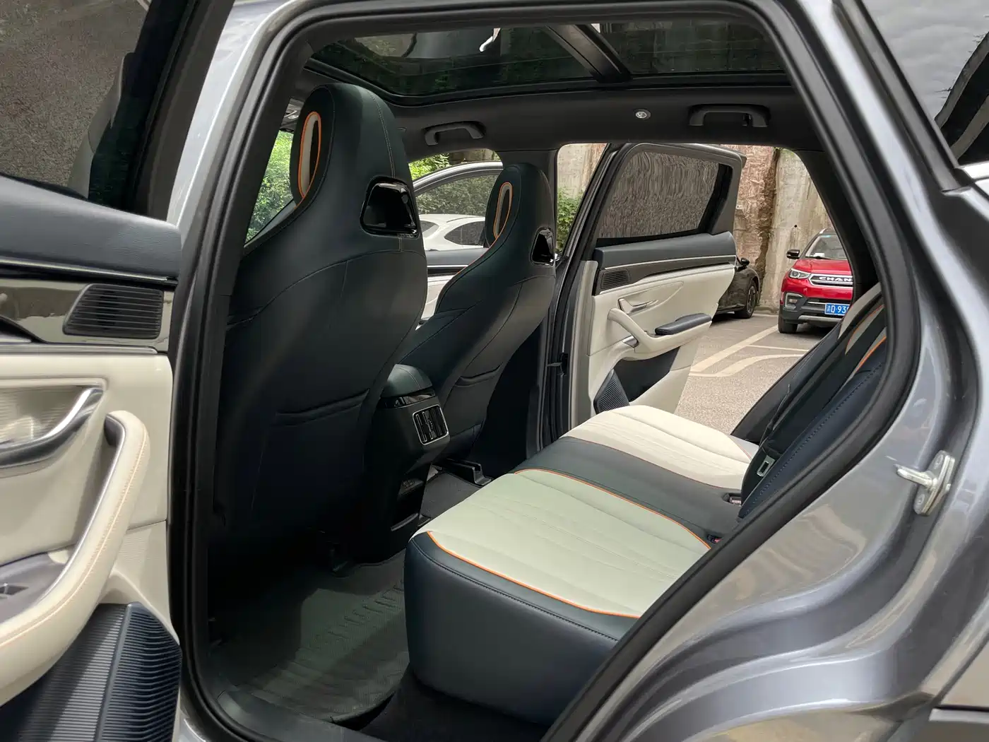 BYD Song PLUS PHEV 2024 Glory Edition DM-i 110km Flagship PLUS фото 12