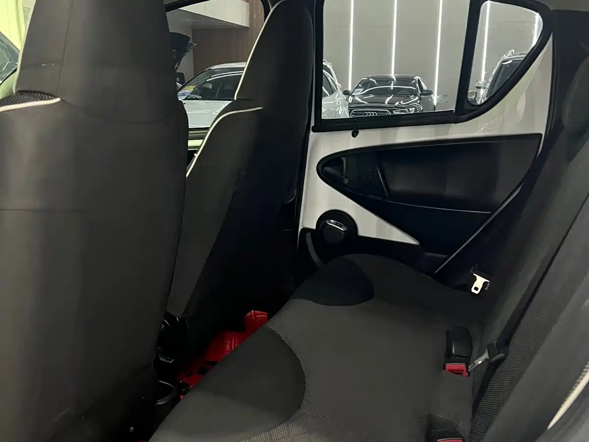 Photo 5 - BYD F0
