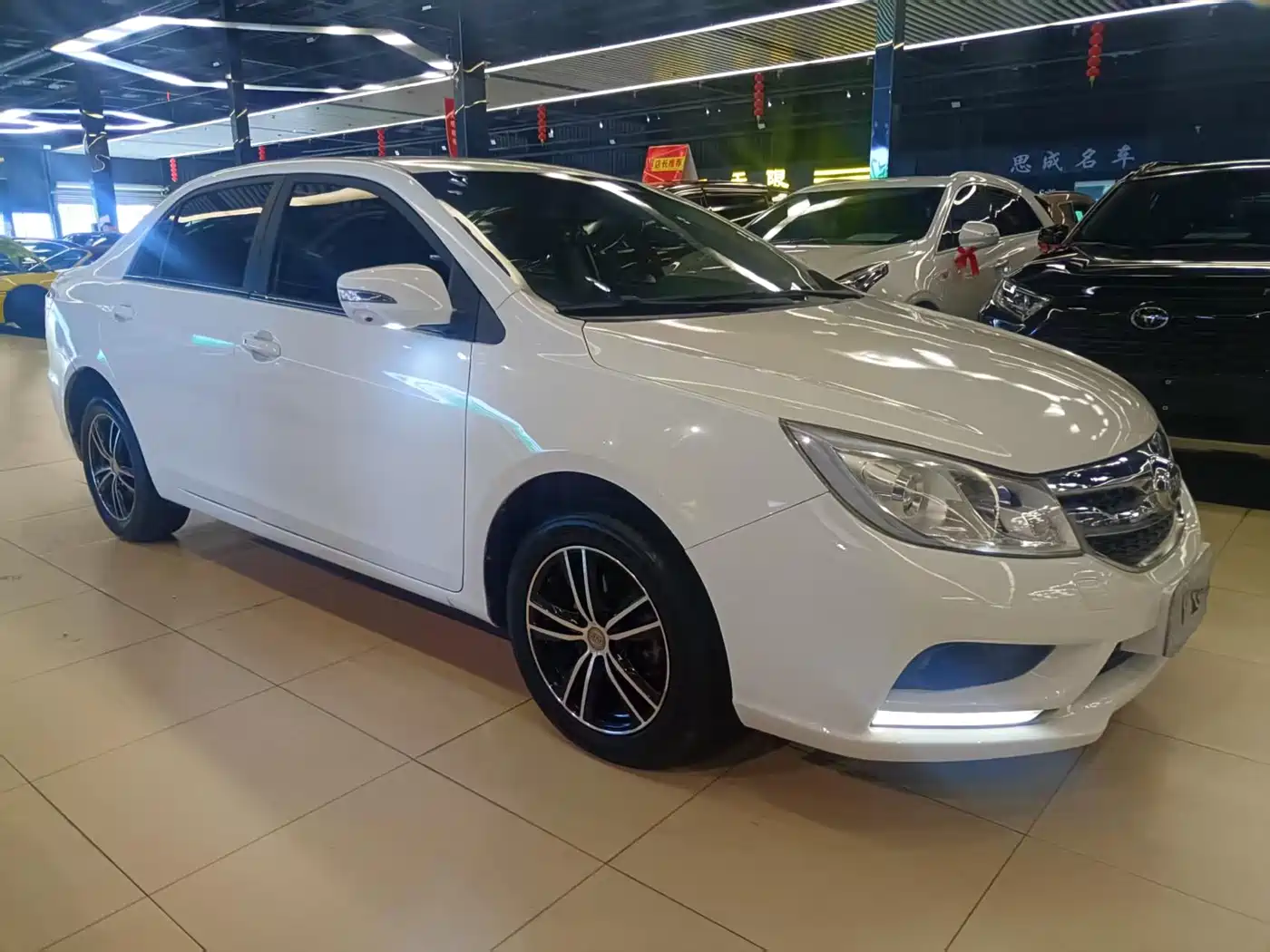 BYD Surui 2015 Facelift 1.5L Manual Luxury фото 2