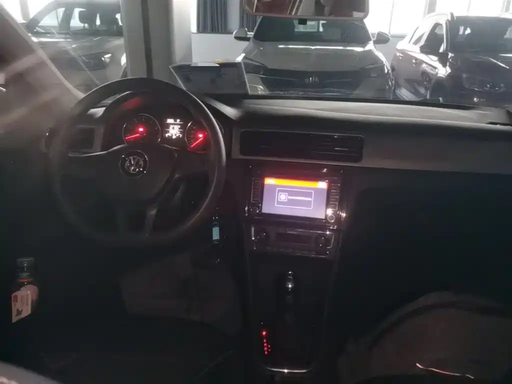 Volkswagen Santana 2015 Gran Santana 230TSI DSG Comfort фото 10