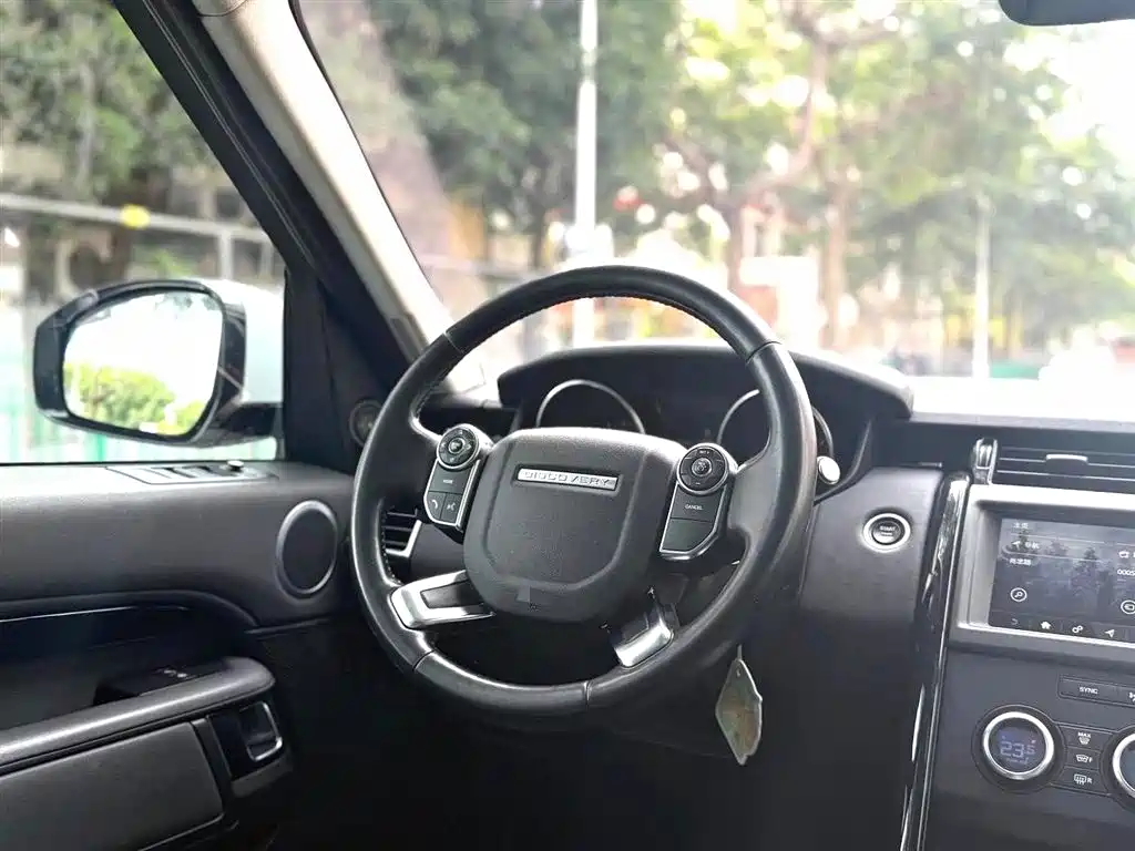 Land Rover Discovery 2017 3.0 SC V6 SE фото 7