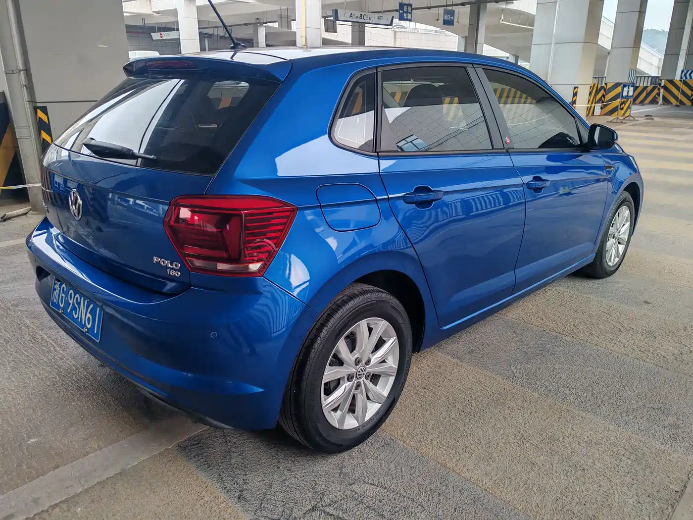 Volkswagen Polo 2019 Plus 1.5L Automatic Colorful Tech Edition фото 6