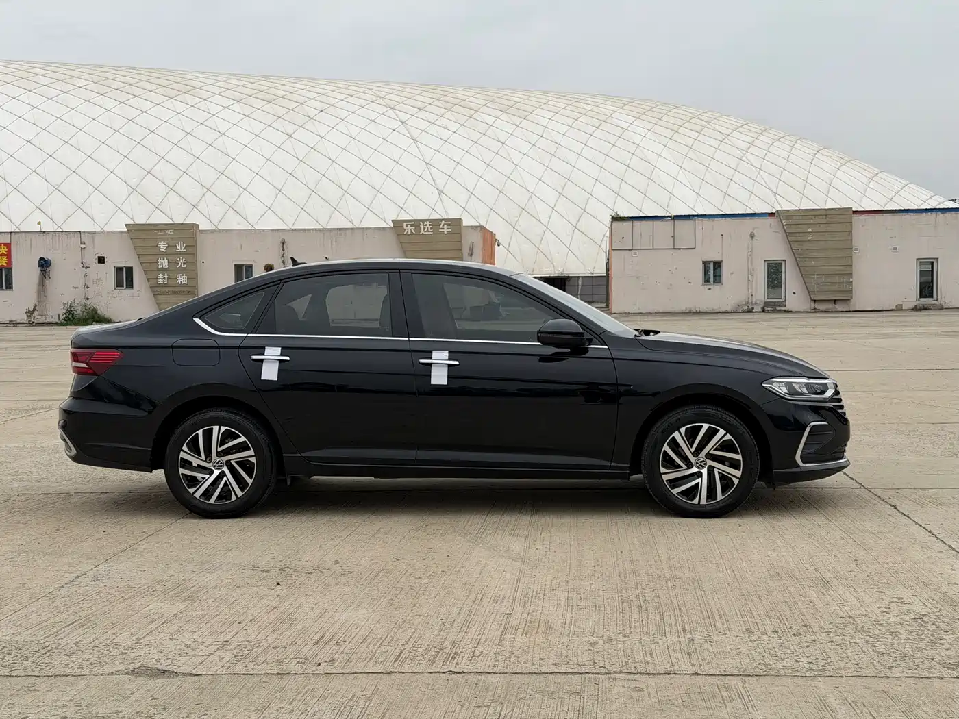 Volkswagen Lavida 2023 Facelift 1.5L Auto Full Comfort Edition фото 4