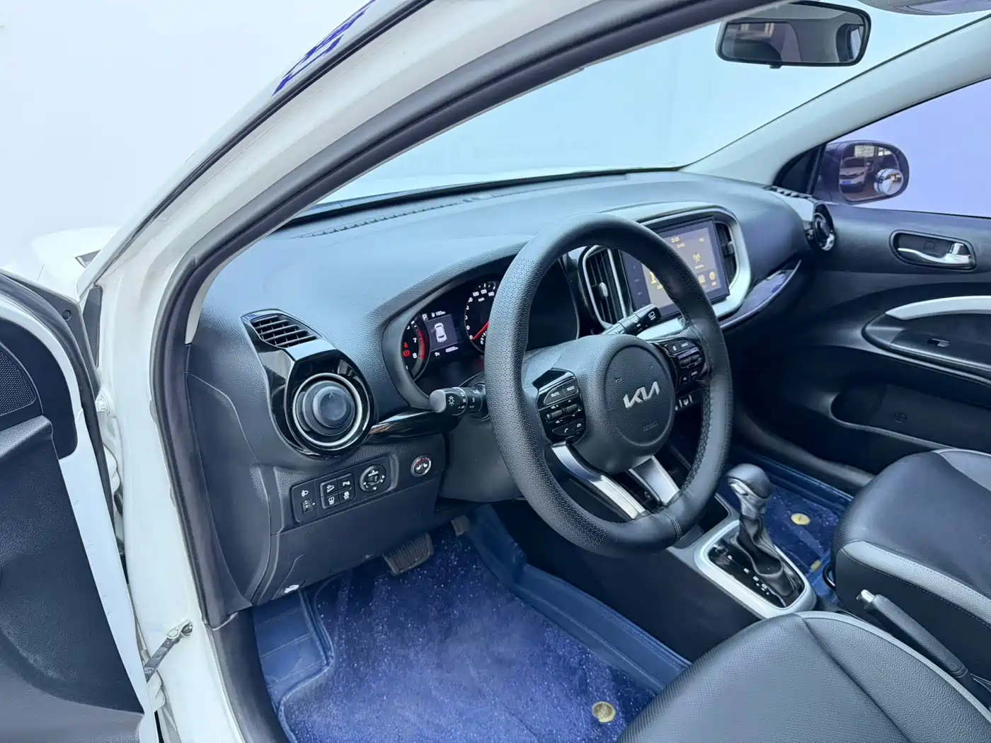 Kia KX1 2021 1.4L CVT Fun Sunroof Version фото 12