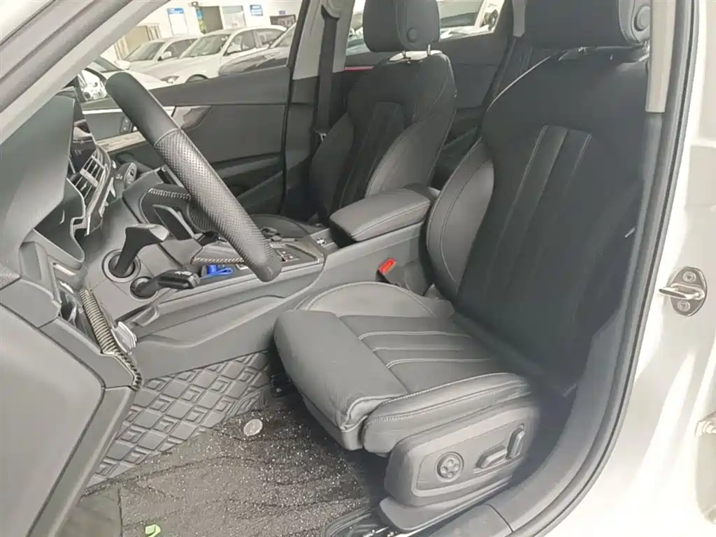 Audi A4L 2020 40 TFSI Luxury Dynamic фото 15