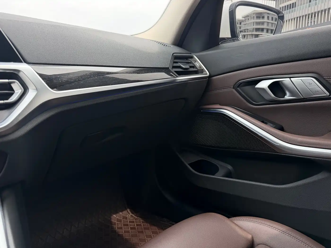BMW 3 Series 2022 325Li M Sport Package фото 11