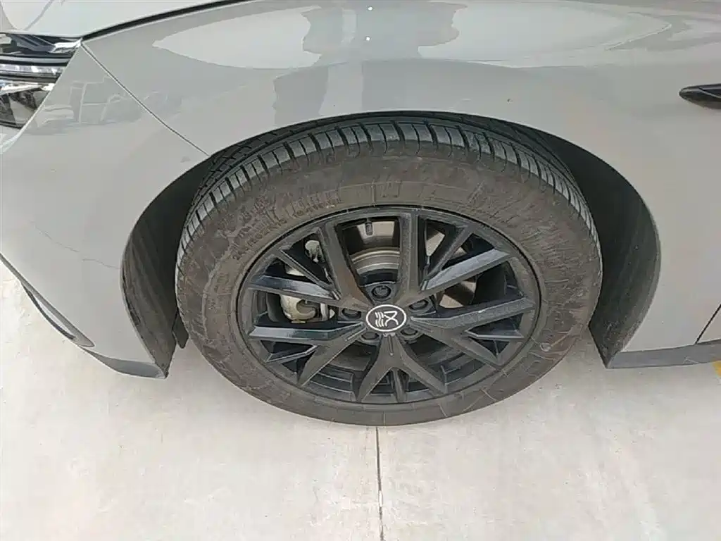 BYD Han 2025 DM-i 125KM Elite фото 23