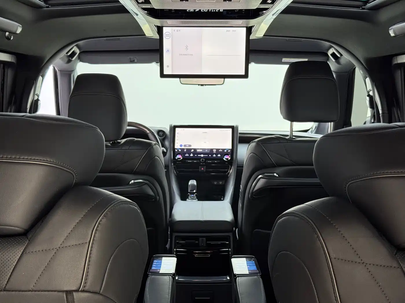 Toyota Vellfire 2024 Crown Hybrid 2.5L Premium Edition фото 10
