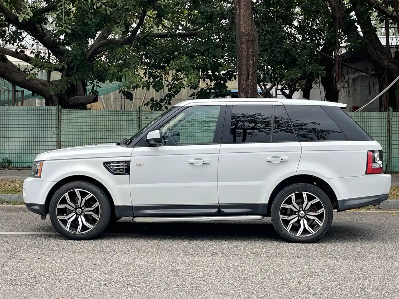 Land Rover Range Rover Sport 2012 3.0 TDV6 HSE Diesel Version фото 11