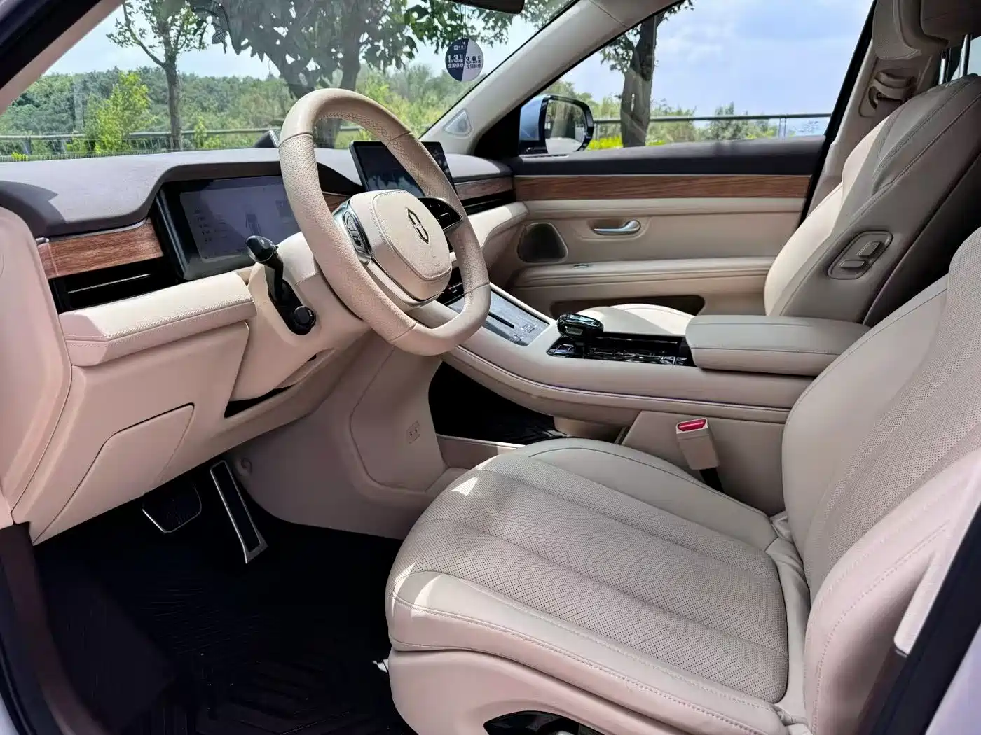 AITO Wenjie AITO M7 2024 1.5T Smart Drive 4WD Ultra 5-seater фото 3
