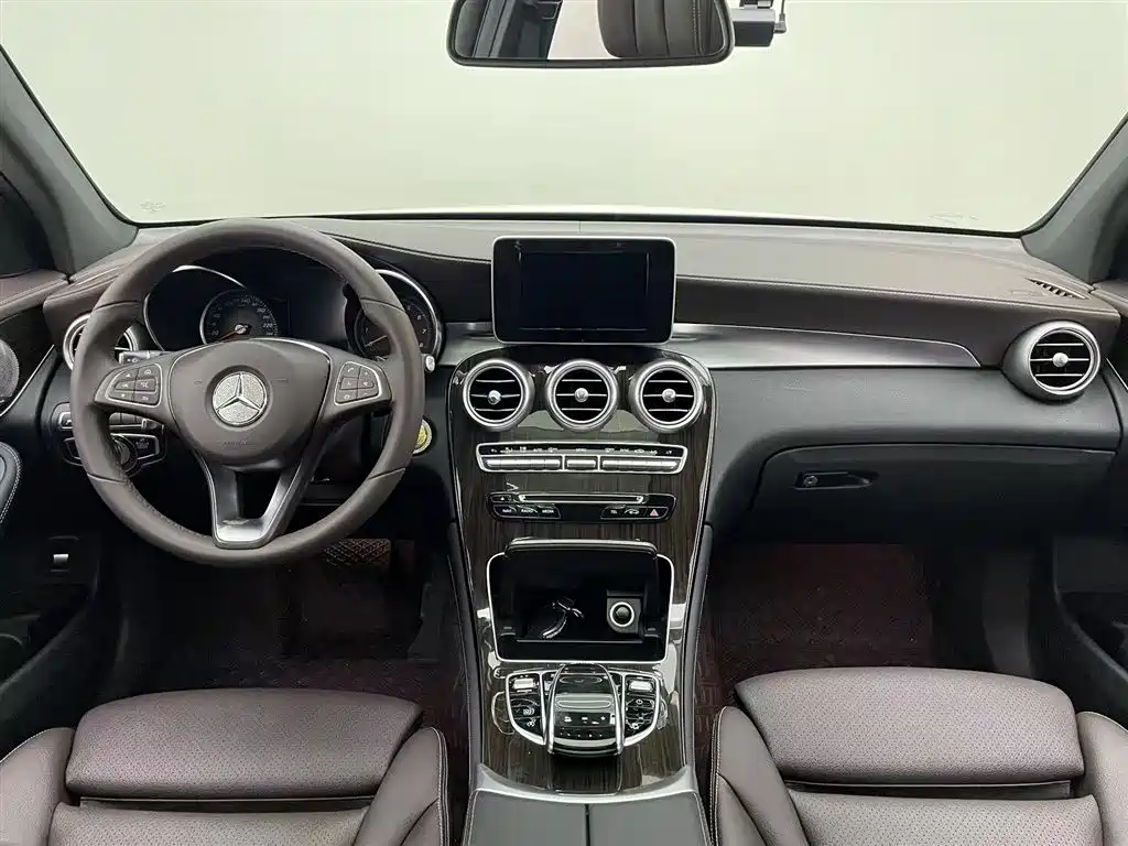 Mercedes-Benz GLC 2018 GLC 260 4MATIC Luxury фото 12