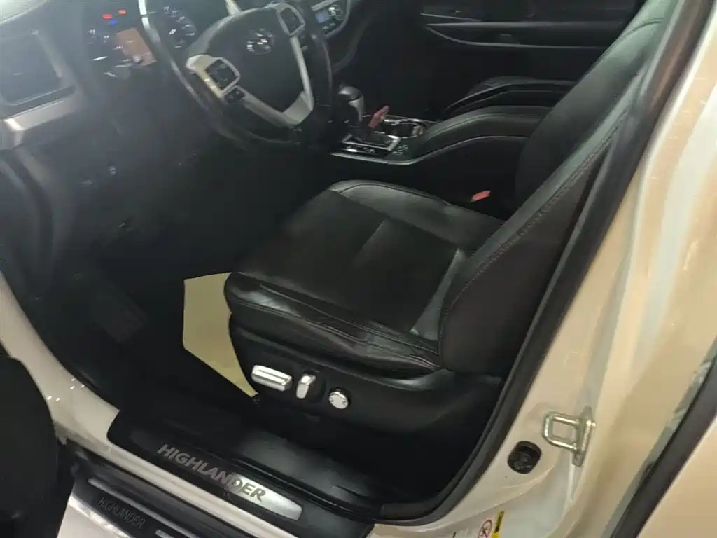 Toyota Highlander 2015 2.0T AWD Luxury Edition 7-seater фото 15
