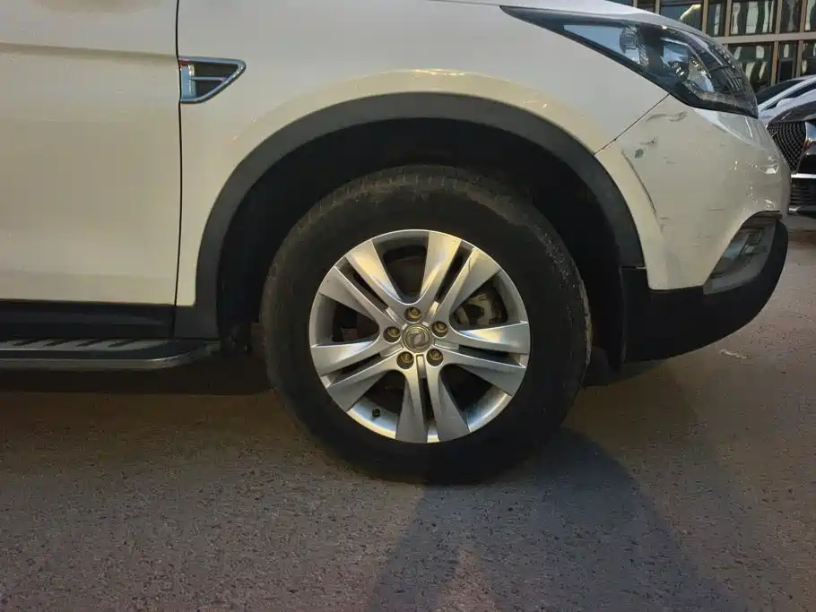 Dongfeng Aeolus Dongfeng Fengshen AX7 2015 2015 2.0L Automatic Smart Joy