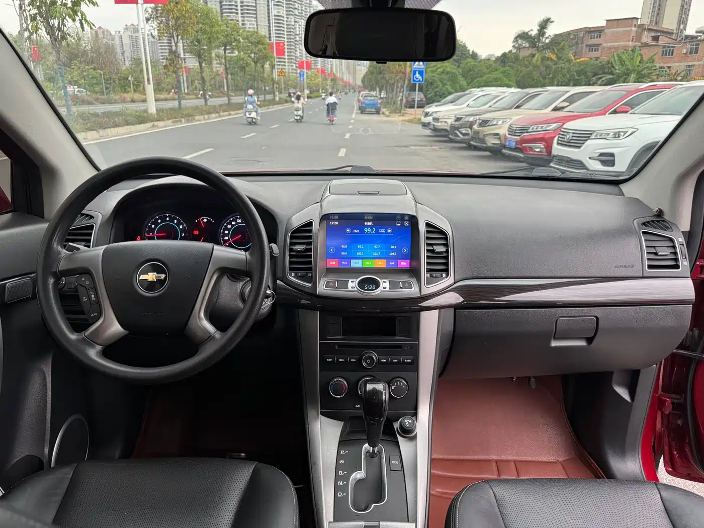 Chevrolet Captiva 2014 2.4L 2WD Urban 7-seater фото 15