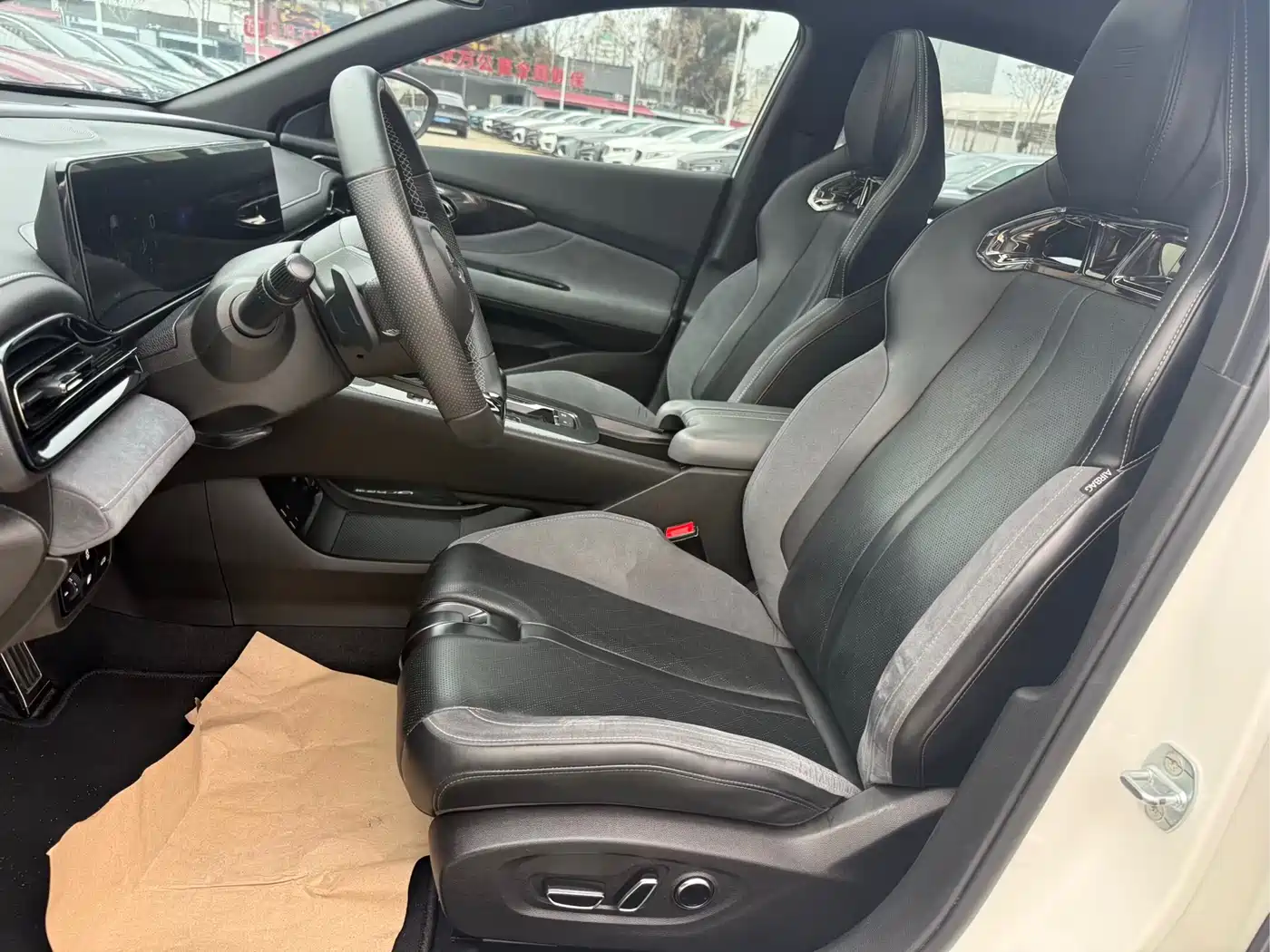 GAC Trumpchi Trumpchi Emkoo 2023 400T Auto R MAX фото 9