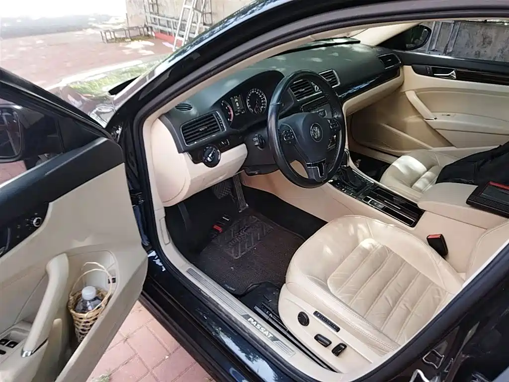 Volkswagen Passat 2015 1.8TSI DSG Prestige Edition фото 12