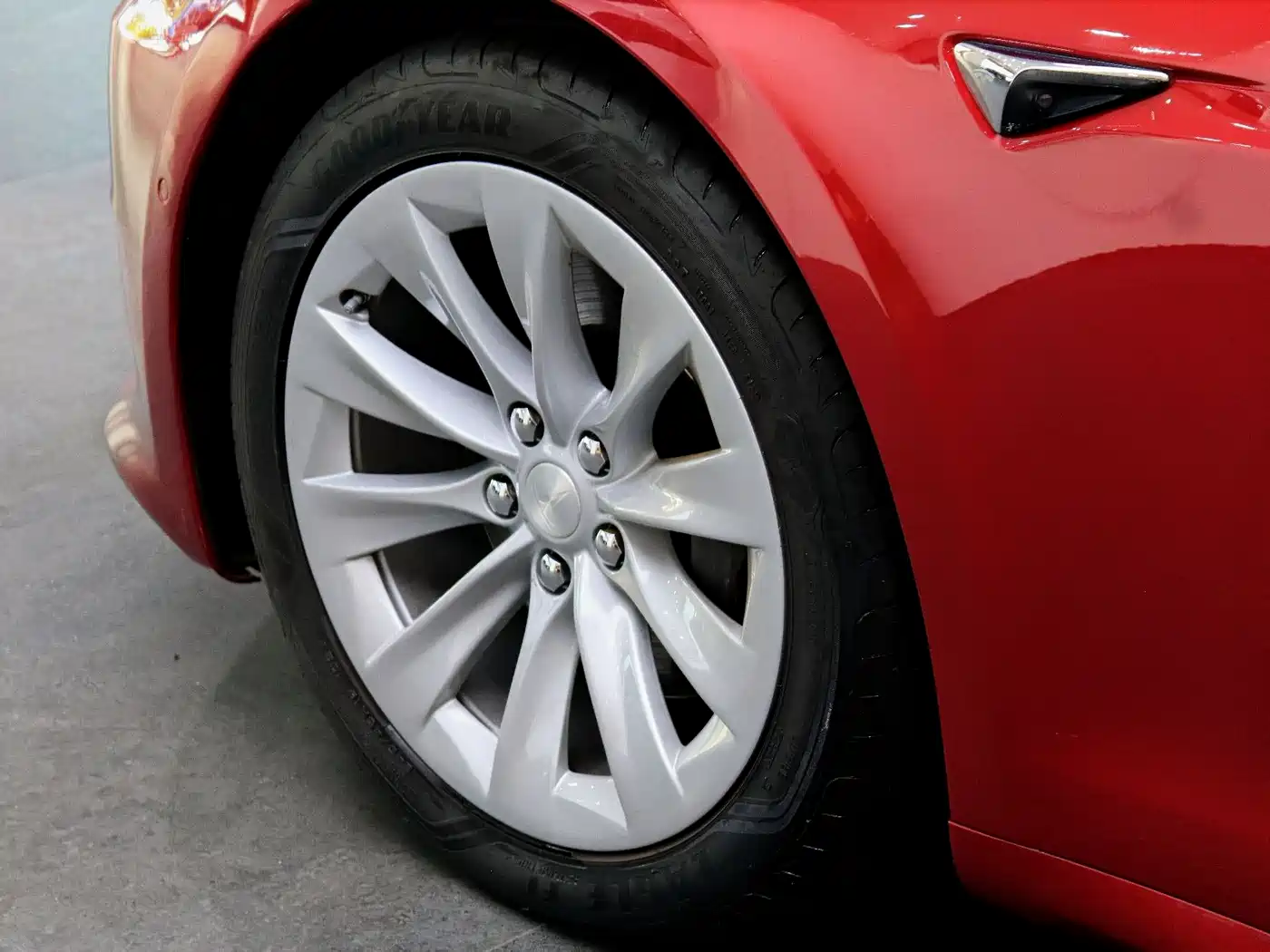 TESLA MODEL S