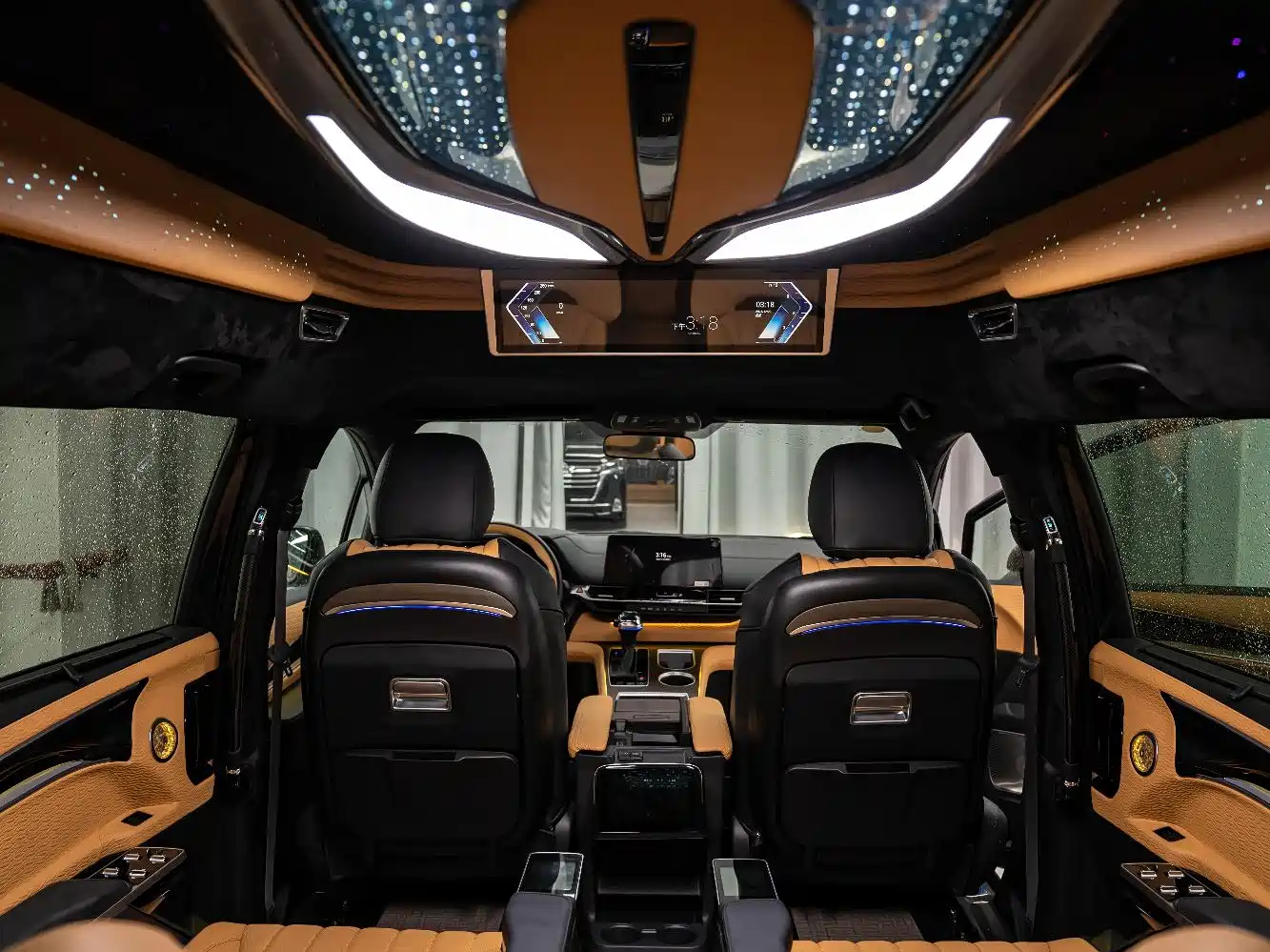 Toyota Granvia 2024 2.5L Hybrid Comfort фото 20