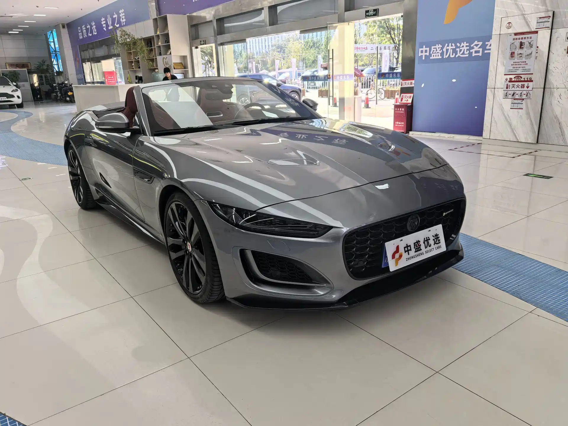 Фото 3 - Jaguar F-TYPE