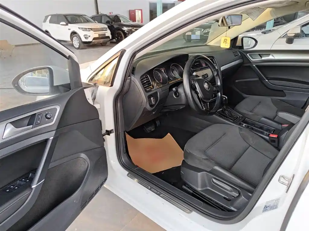 Volkswagen Golf 2020 280TSI DSG Comfort фото 16
