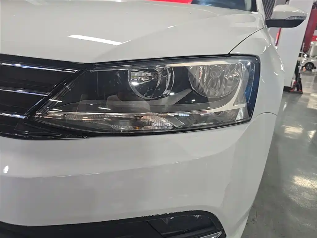 Volkswagen Sagitar 2018 1.6L Automatic Comfort фото 24