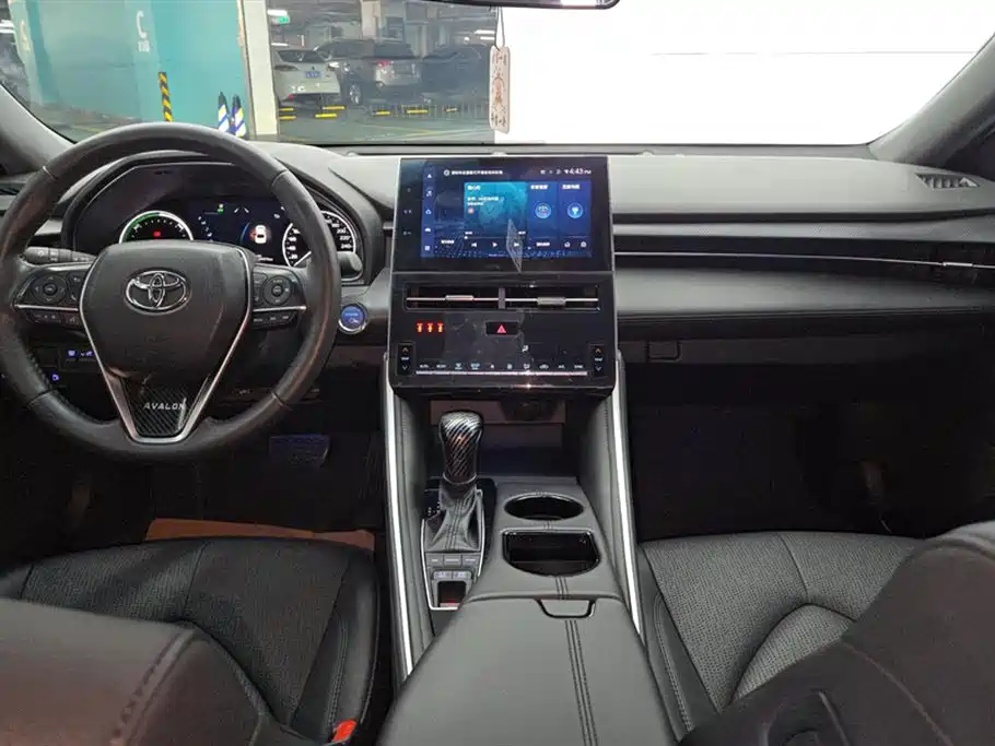 Toyota Avalon 2023 Hybrid 2.5L Luxury Edition фото 12
